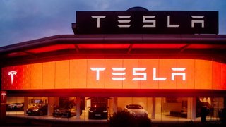 Tesla Under Investigation Over Driving Range Claims