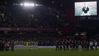 Manchester United fans pay tribute to Sir Bobby Charlton